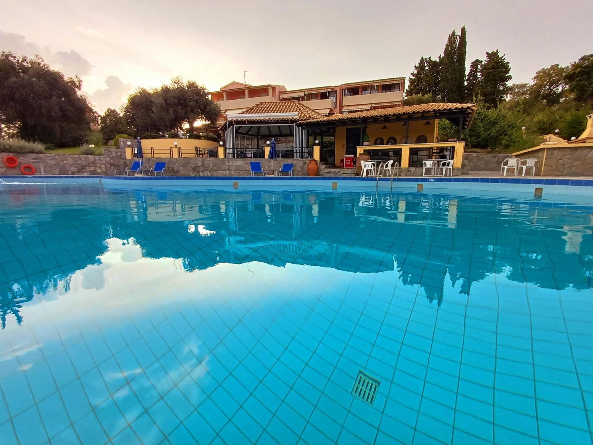 Penelope Apartment Hotel Dassia  Bagian luar foto