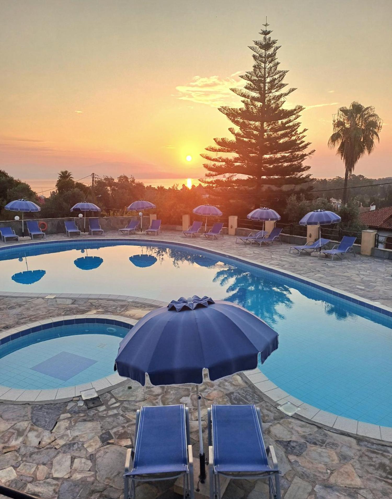 Penelope Apartment Hotel Dassia  Bagian luar foto